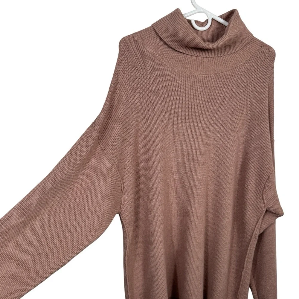 Free People Softly Structured Ribbed Tunic Sweater in Dusty Mauve, Size M